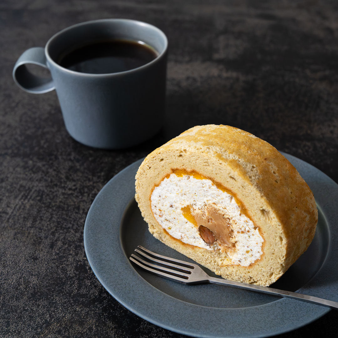 【予約限定】ピスタチオとアプリコットのロールケーキ