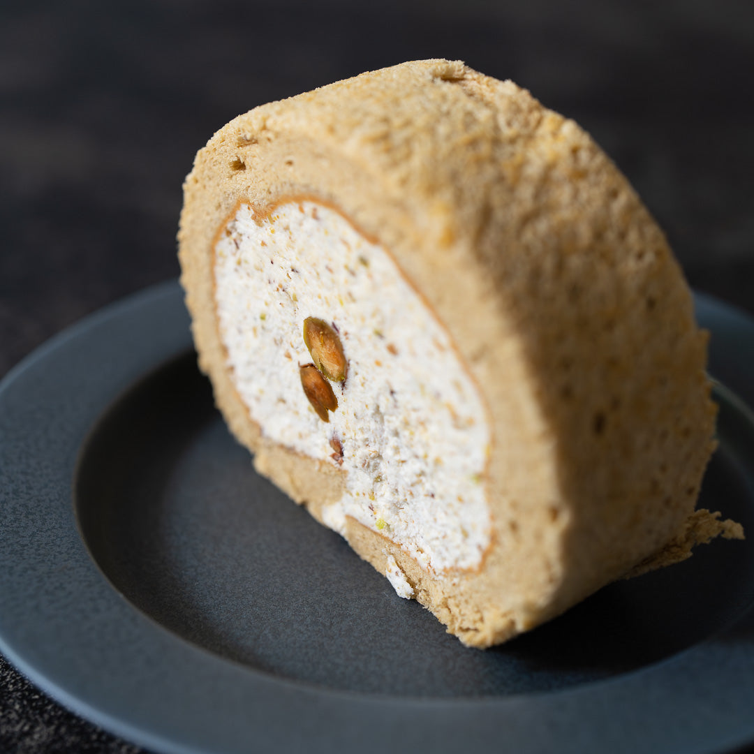 【予約限定】ピスタチオフルロールケーキ